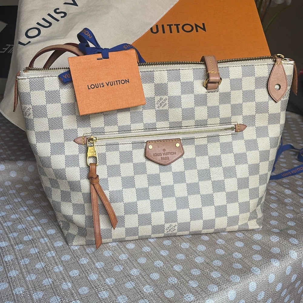 Louis Vuitton Ilena PM